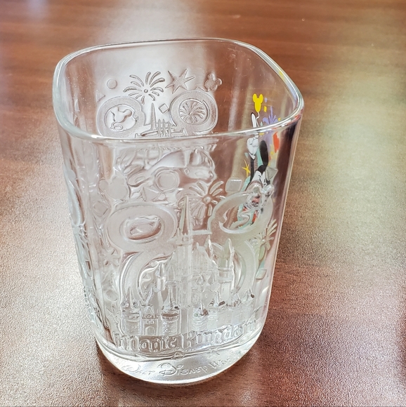 Disney McDonald's Glass 🏰🎆 - Picture 4 of 7